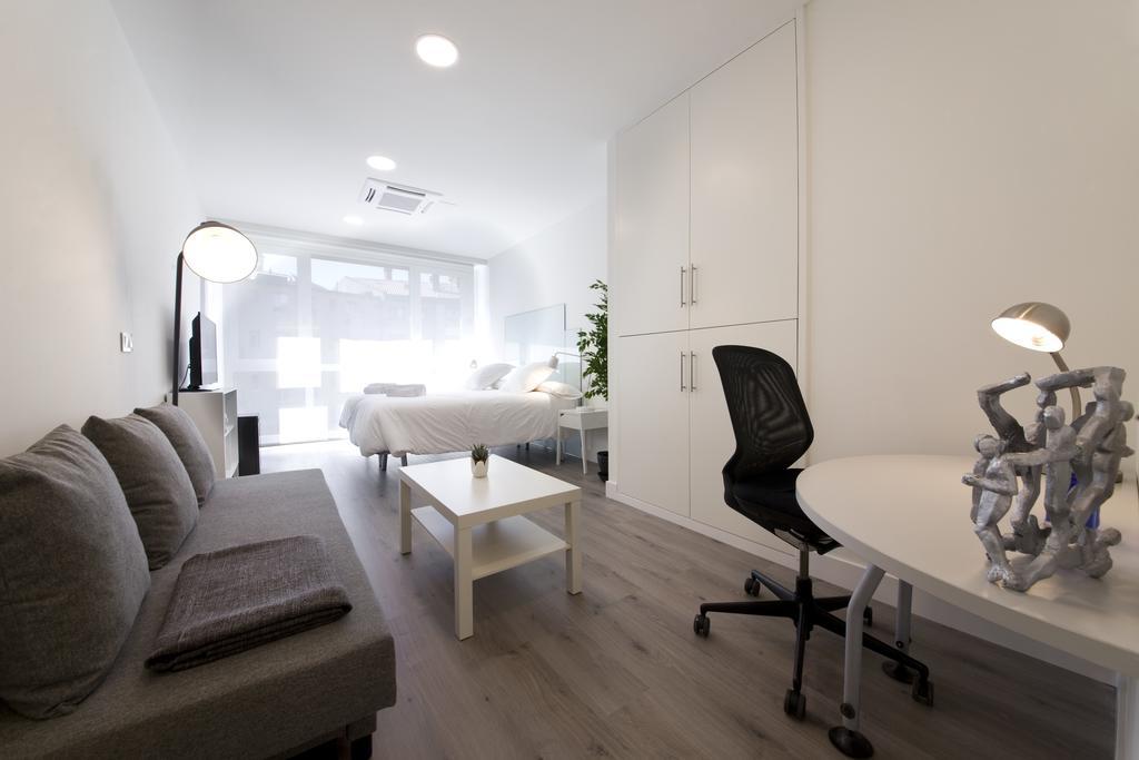 Pension T5 Donostia Suites San Sebastián Szoba fotó