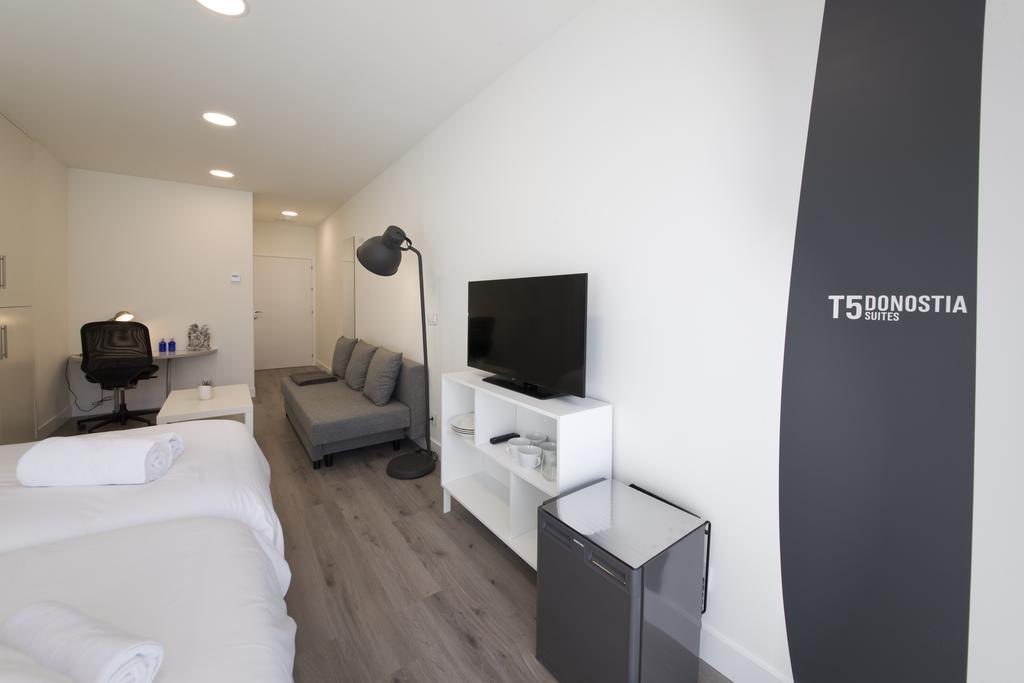 Pension T5 Donostia Suites San Sebastián Szoba fotó